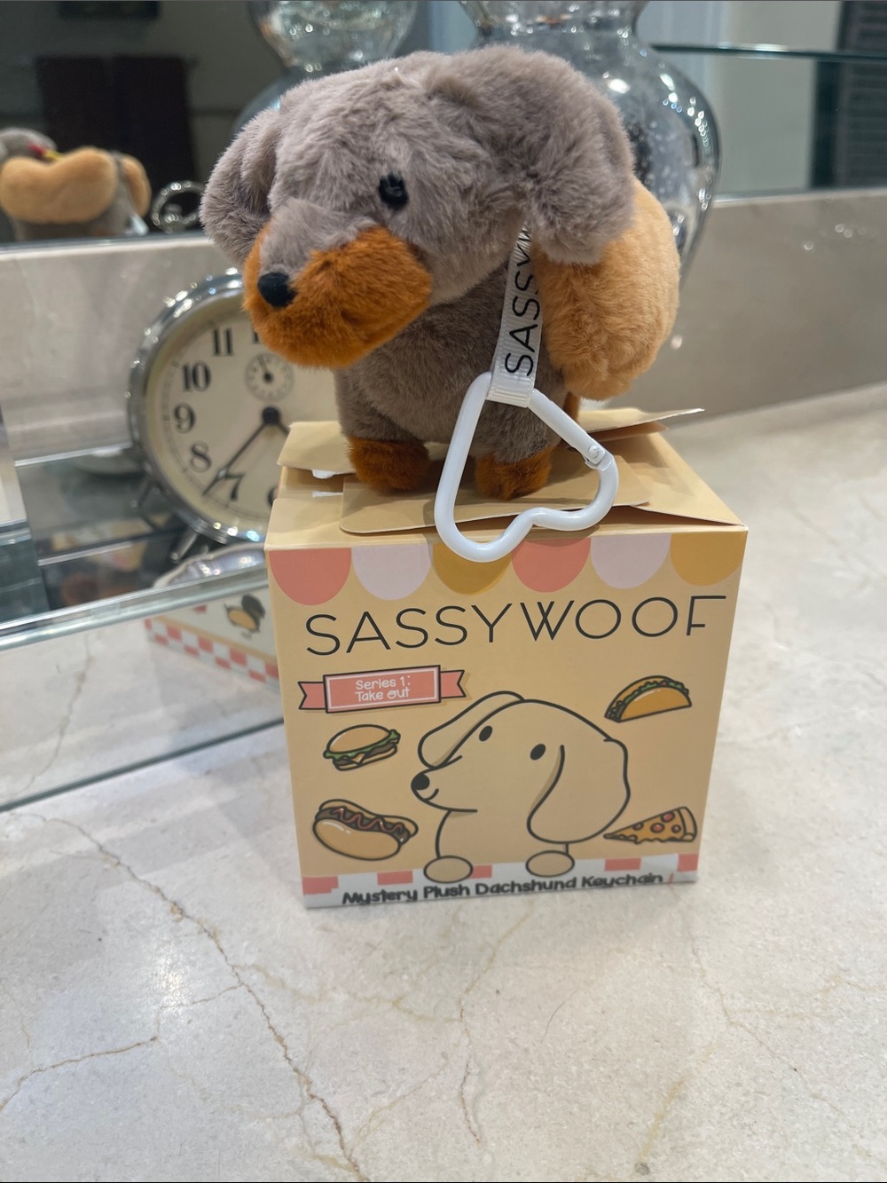 New rare! Sassy woof dachshund purse charm key chain blind box hotdog!